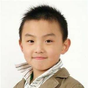 演员郑伟在读大学,从大学生到璀璨明星的蜕变之路  第3张