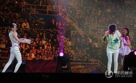 康熙娱乐盛典,璀璨星光下的年度盛宴  第2张